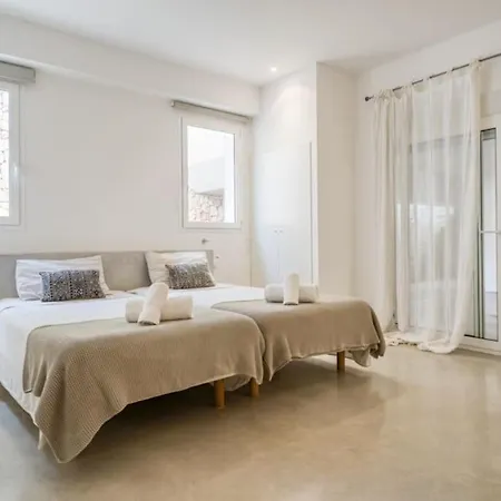 Villa Luxury With Sea Access In *