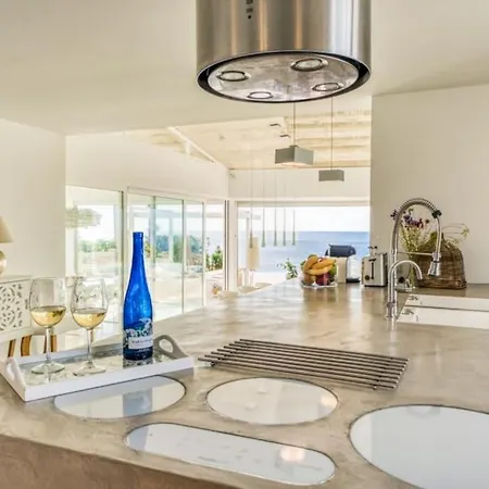 Luxury With Sea Access In *