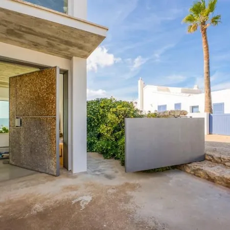 Villa Luxury With Sea Access In *