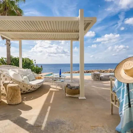 Villa Luxury With Sea Access In *